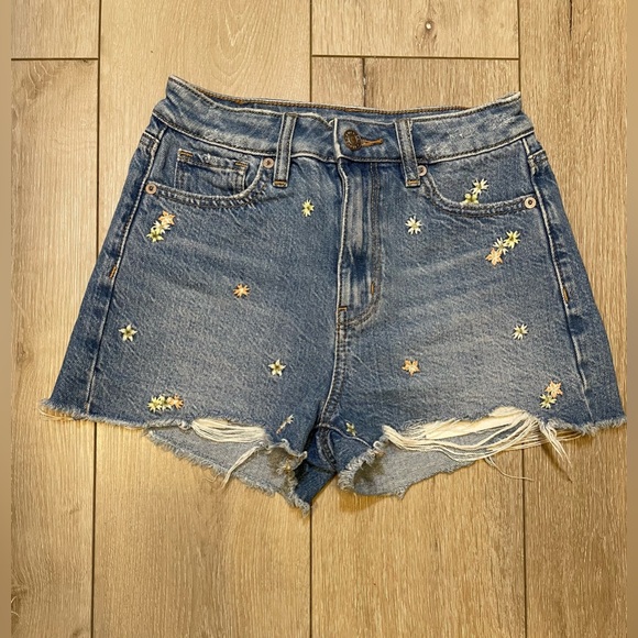 AE High-Rise Mom Jean Shorts Floral Embroidered Women’s Size 000 - Picture 2 of 7